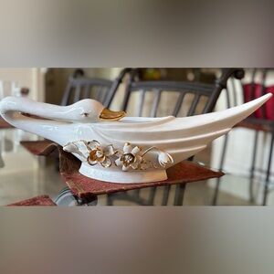 Capodimonte gilded Swan